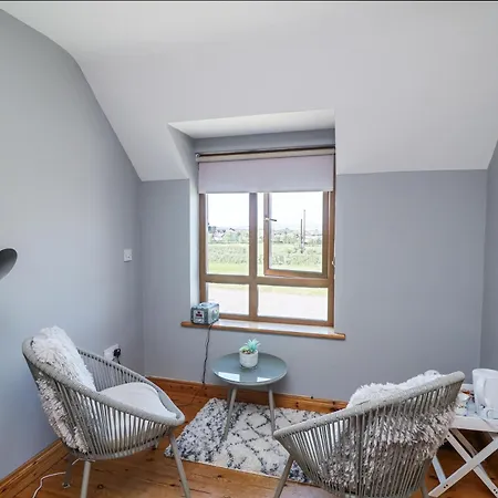 Lacey's Harbour دونكانون